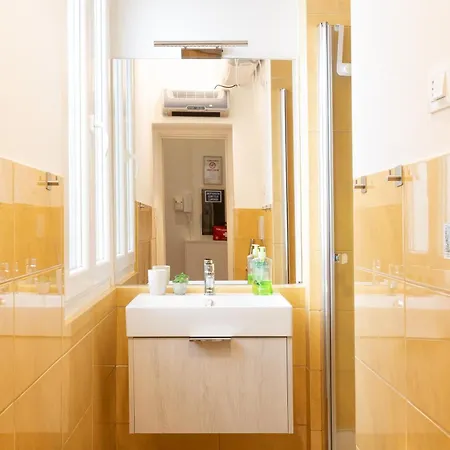Bellezza E Silenzio, Il Nido Di Oscar Wilde A Apartamento Trieste